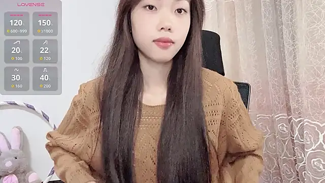 Snapshot of Lvy--v chatting on 10.28.25 Lvy--v online show from 10.28.25