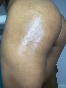 Snapshot of incognitobdy chatting on 01.15.25 incognitobdy online show from 01.15.25