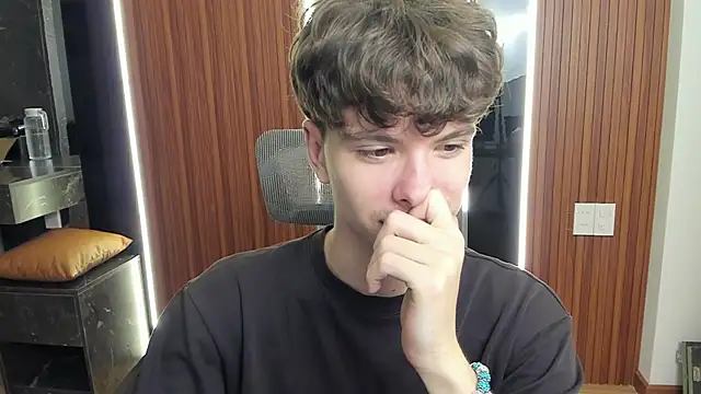 calvin love you online show from 04.18.26