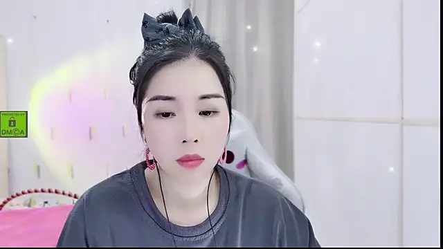 HK angelchloe online show from 10.25.25