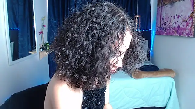 Snapshot of avans_15 chatting on 12.18.24 avans 15 online show from 12.18.24
