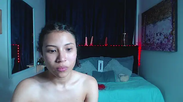 Snapshot of avans_15 chatting on 12.21.24 avans 15 online show from 12.21.24