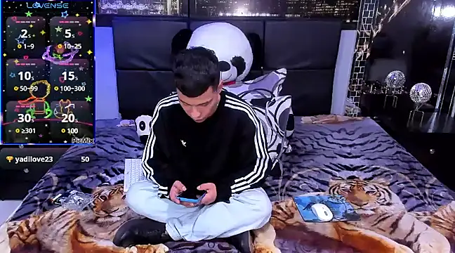 salvadorgomezx online show from 12.13.24