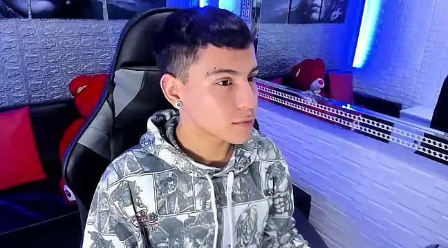 salvadorgomezx online show from 12.17.24