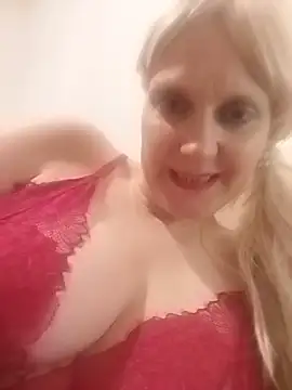 Snapshot of Milfi76 chatting on 07.17.26 Milfi76 online show from 07.17.26
