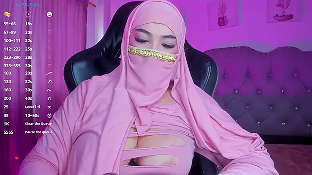 Snapshot of Tahiraa_ chatting on 01.31.25 Tahiraa online show from 01.31.25
