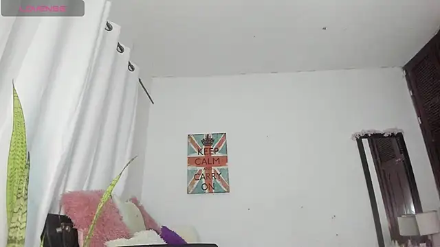 Sophie sweett19 online show from 10.16.25