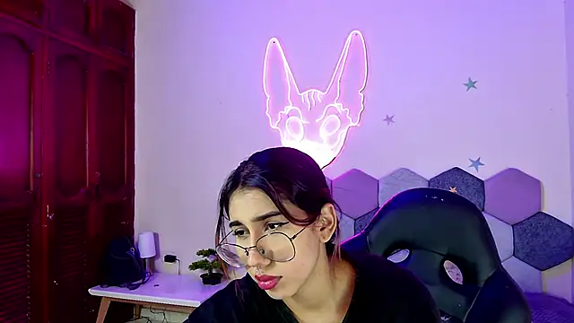 Snapshot of Horny_tgn chatting on 12.23.24 Horny tgn online show from 12.23.24