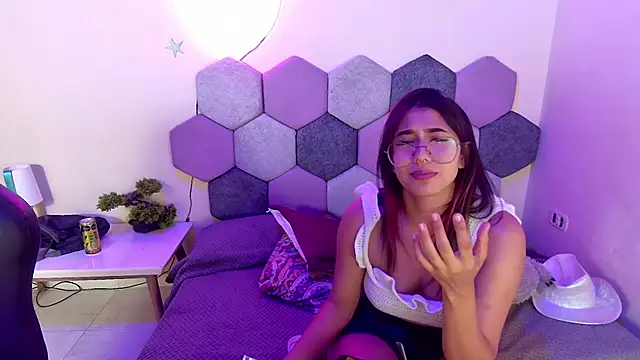 Snapshot of Horny_tgn chatting on 01.31.25 Horny tgn online show from 01.31.25