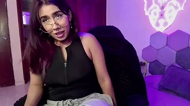 Snapshot of Horny_tgn chatting on 03.18.25 Horny tgn online show from 03.18.25