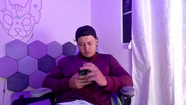 Snapshot of Horny_tgn chatting on 09.15.25 Horny tgn online show from 09.15.25