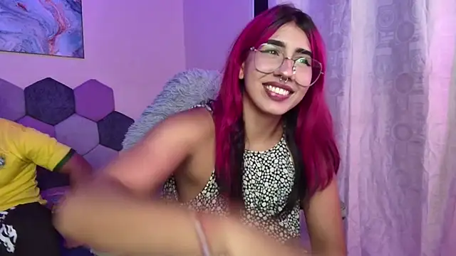 Snapshot of Horny_tgn chatting on 09.28.25 Horny tgn online show from 09.28.25