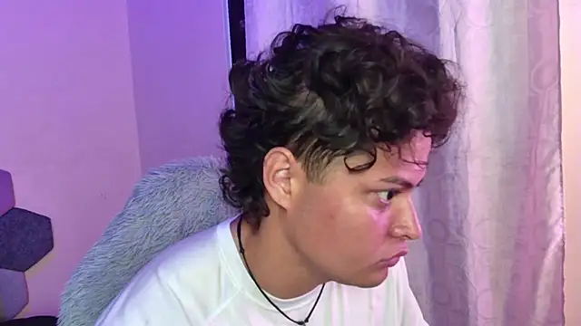 Snapshot of Horny_tgn chatting on 09.29.25 Horny tgn online show from 09.29.25