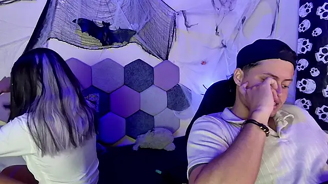 Snapshot of Horny_tgn chatting on 10.19.25 Horny tgn online show from 10.19.25