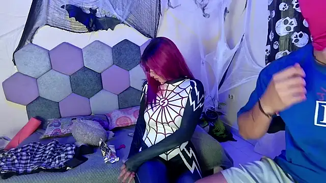 Snapshot of Horny_tgn chatting on 10.31.25 Horny tgn online show from 10.31.25