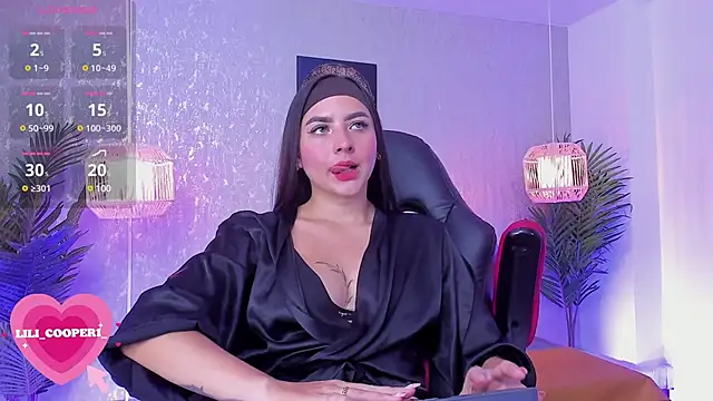 lilicooper  online show from 01.14.25