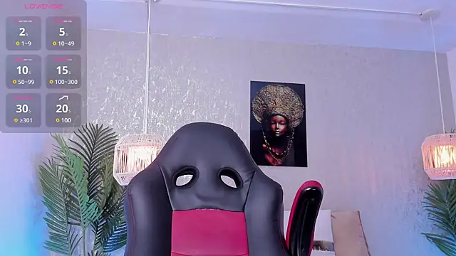 lilicooper  online show from 01.31.25