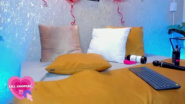 lilicooper  online show from 02.15.25