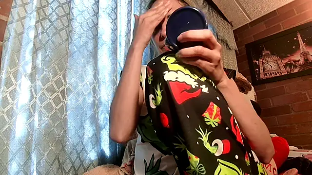 ValeriaLacrozee online show from 12.14.25