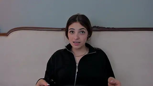 Snapshot of sofiarouge chatting on 12.24.24 sofiarouge online show from 12.24.24