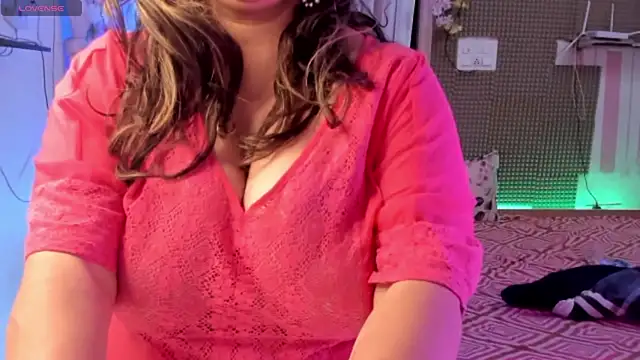 Snapshot of Gulabi_Queen chatting on 02.09.25 Gulabi Queen online show from 02.09.25