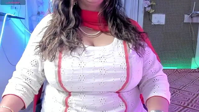 Snapshot of Gulabi_Queen chatting on 02.22.25 Gulabi Queen online show from 02.22.25