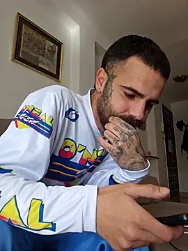 Snapshot of charlye_inkkkk chatting on 03.22.25 charlye inkkkk online show from 03.22.25