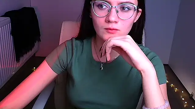 Snapshot of Josephine_jo chatting on 12.20.24 Josephine jo online show from 12.20.24