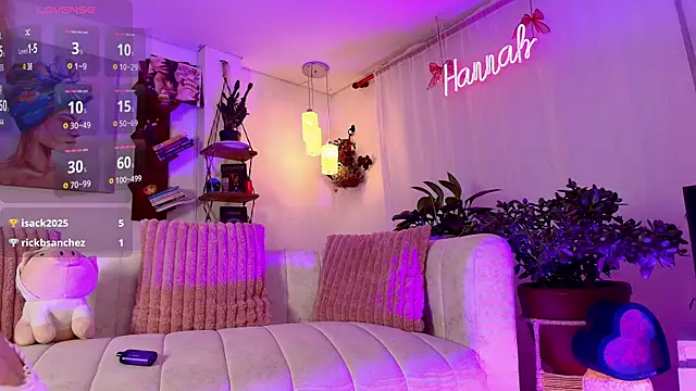 Snapshot of HANNAH_LOVEE chatting on 03.23.25 HANNAH LOVEE online show from 03.23.25