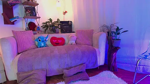 HANNAH LOVEE online show from 04.08.26