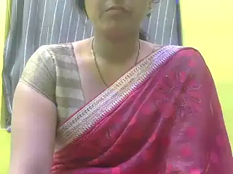 Snapshot of CUTYHINA_001 chatting on 12.14.24 CUTYHINA 001 online show from 12.14.24