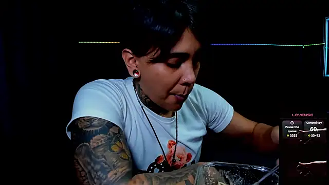 ZhoeStrong online show from 11.28.25