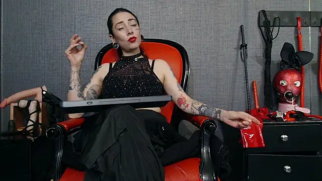 LusstCruella online show from 03.18.25