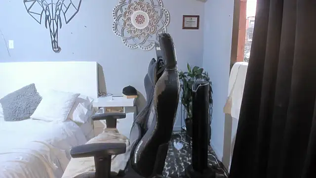 cattleya campbell online show from 10.21.25