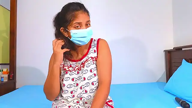 Snapshot of Queen_ashawary chatting on 10.21.25 Queen ashawary online show from 10.21.25