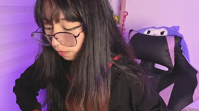 Yommi Winx online show from 11.13.25