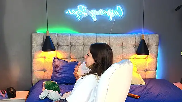 Laia and Aloby online show from 12.12.24