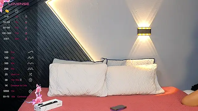 Laia and Aloby online show from 02.06.26