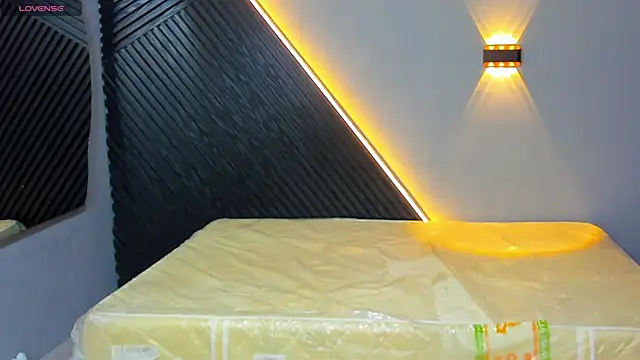 Laia and Aloby online show from 03.11.26