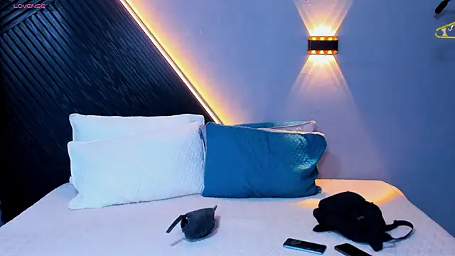 Laia and Aloby online show from 03.18.26