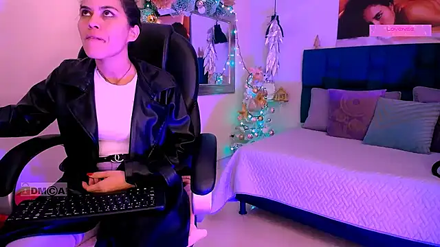 natasha  jackson online show from 12.11.24