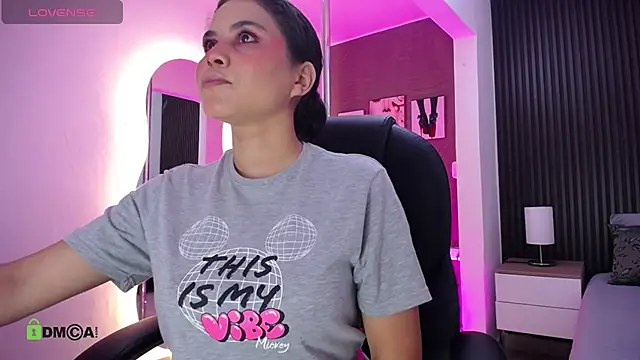 natasha  jackson online show from 10.05.25