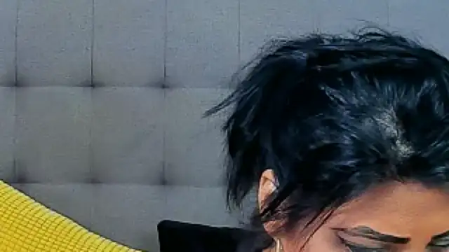 Snapshot of AmyCubes chatting on 01.07.25 AmyCubes online show from 01.07.25