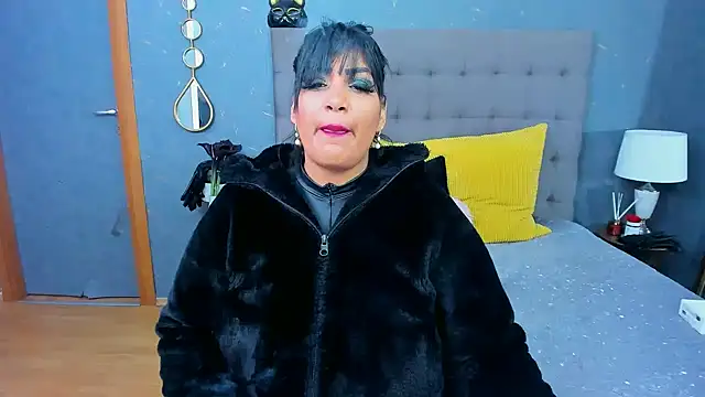 Snapshot of AmyCubes chatting on 01.08.25 AmyCubes online show from 01.08.25