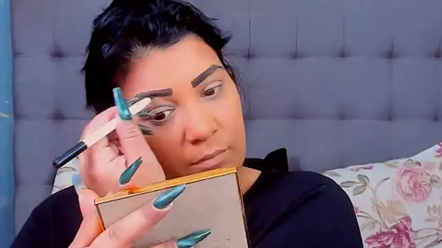 Snapshot of AmyCubes chatting on 02.03.25 AmyCubes online show from 02.03.25