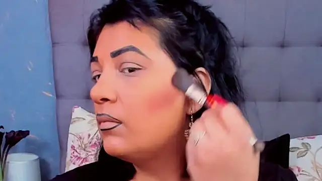 Snapshot of AmyCubes chatting on 02.07.25 AmyCubes online show from 02.07.25