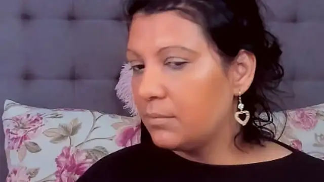 Snapshot of AmyCubes chatting on 02.09.25 AmyCubes online show from 02.09.25