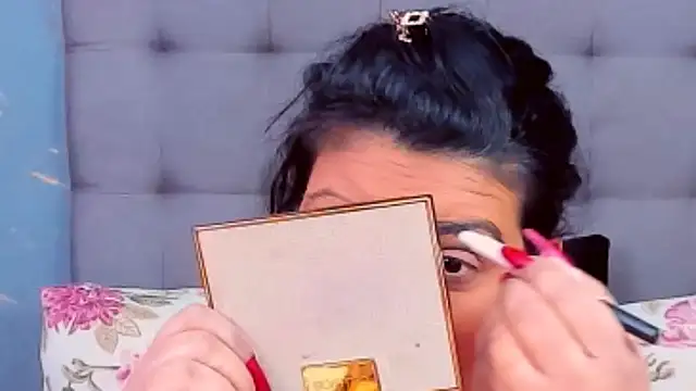 Snapshot of AmyCubes chatting on 02.18.25 AmyCubes online show from 02.18.25