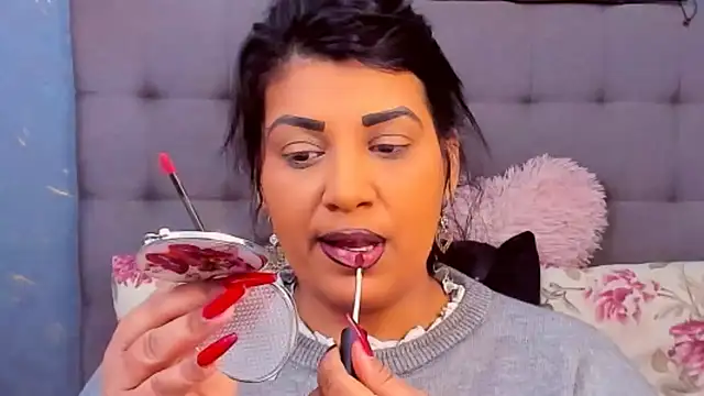 Snapshot of AmyCubes chatting on 02.20.25 AmyCubes online show from 02.20.25