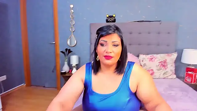 Snapshot of AmyCubes chatting on 02.21.25 AmyCubes online show from 02.21.25